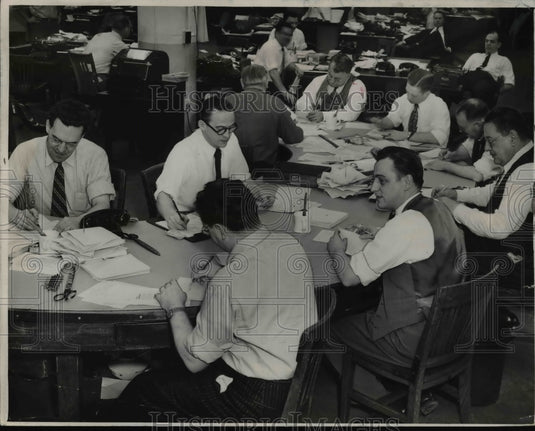 1950 Press Photo The News employees- Historic Images
