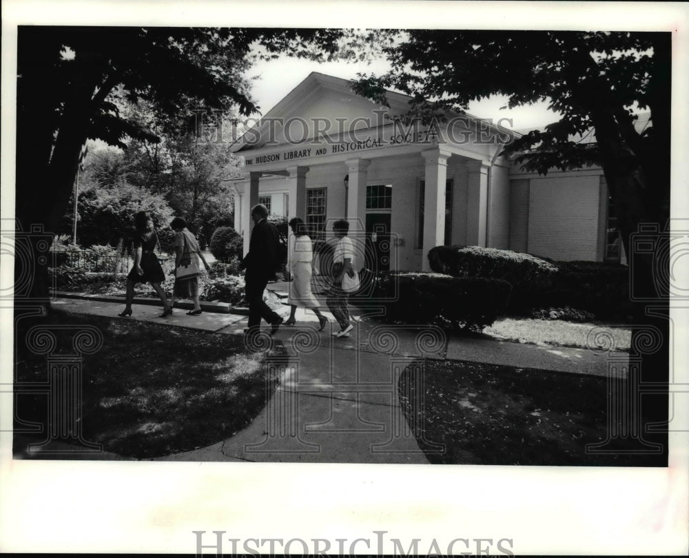 1991 Press Photo Hudson Library & Historical Society on Aurora Street- Historic Images