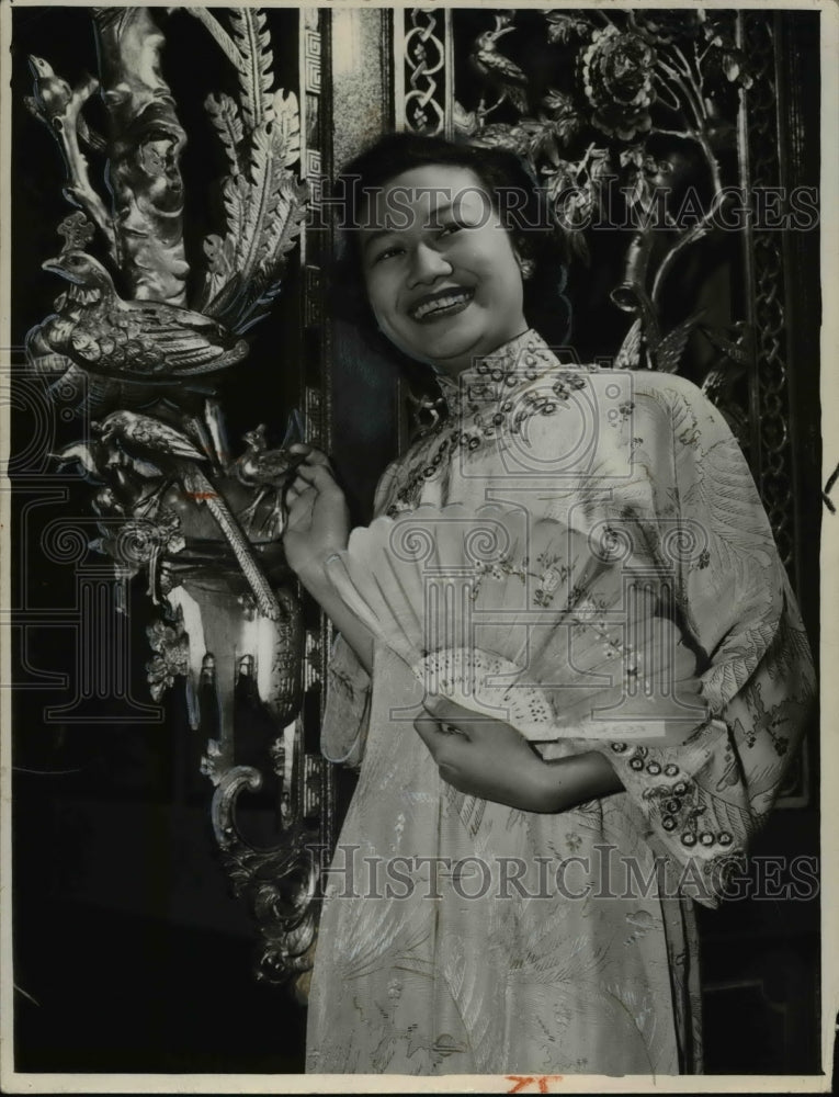 1949 Press Photo Mrs. Wing Bow  at 3608 Euclia Avenue- Historic Images