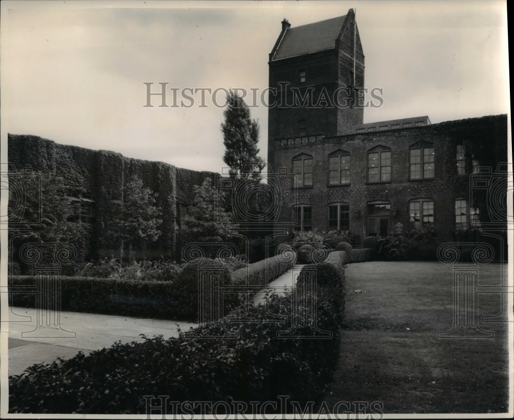 1948 Press Photo Joseph &amp; Feiss, 2149 West 53 street - 31- Historic Images