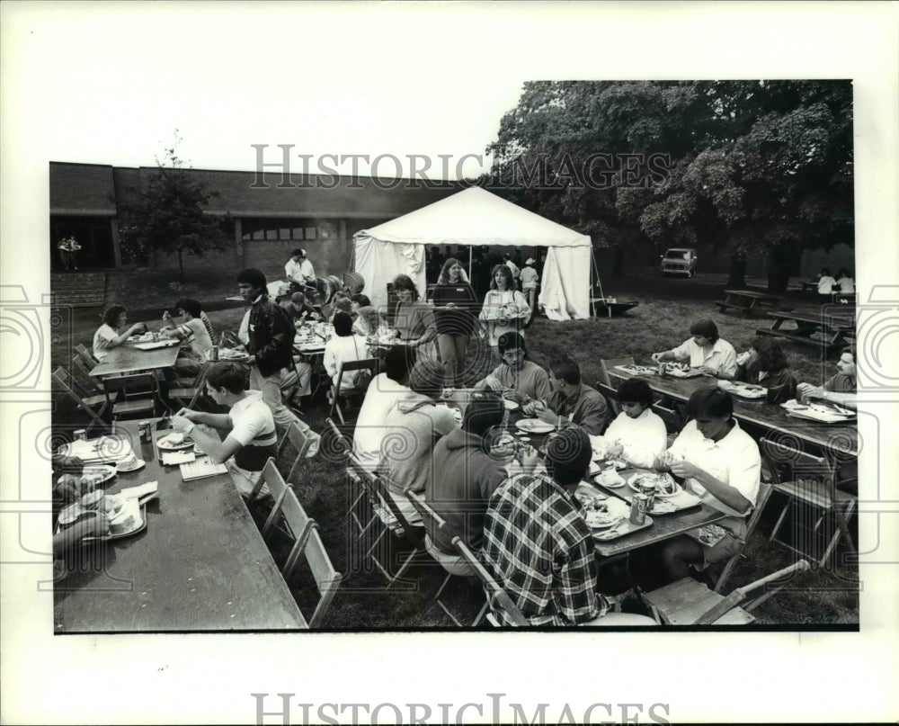 1987 Press Photo Northeastern Ohio Universities, College of Medicine- Historic Images