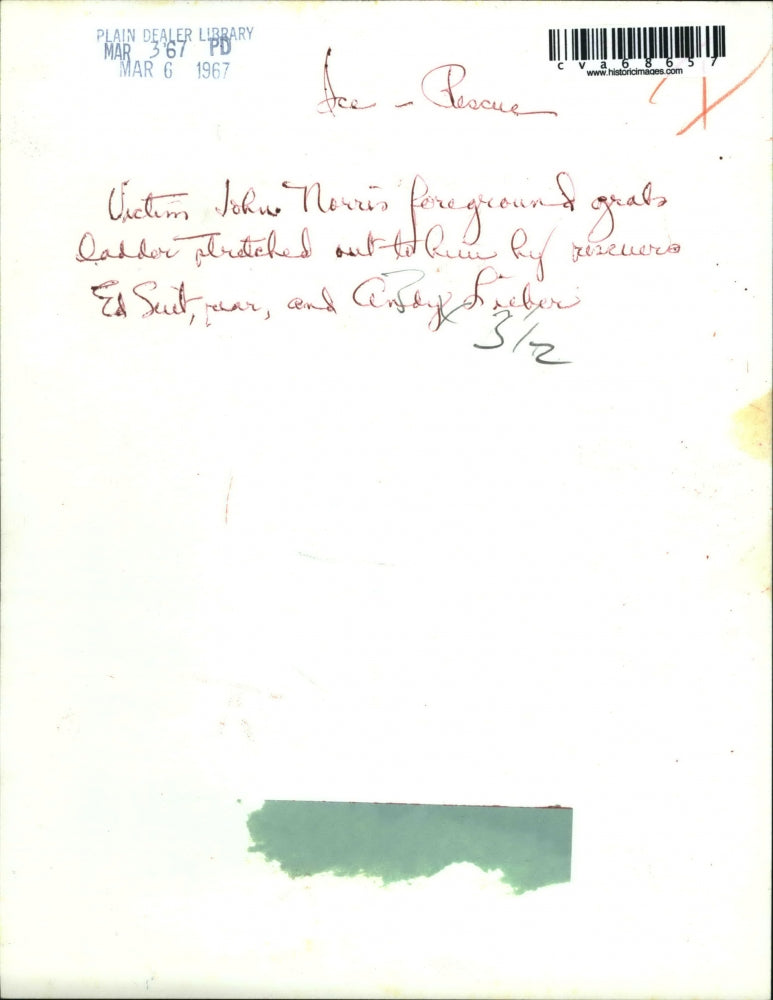 1967 Press Photo Victim John Norris rescued by d Suit & Andy Lieber