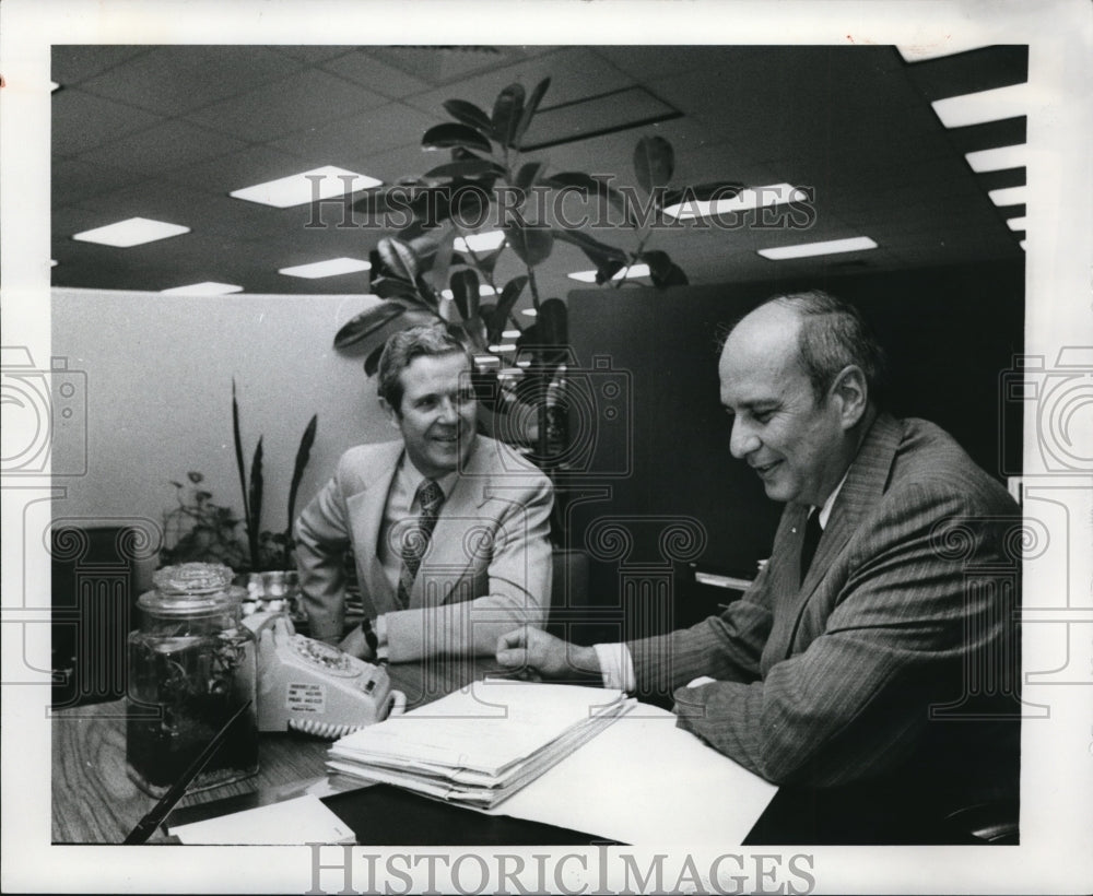1976 Press Photo Robert Lynch and Francis Giddings- Historic Images