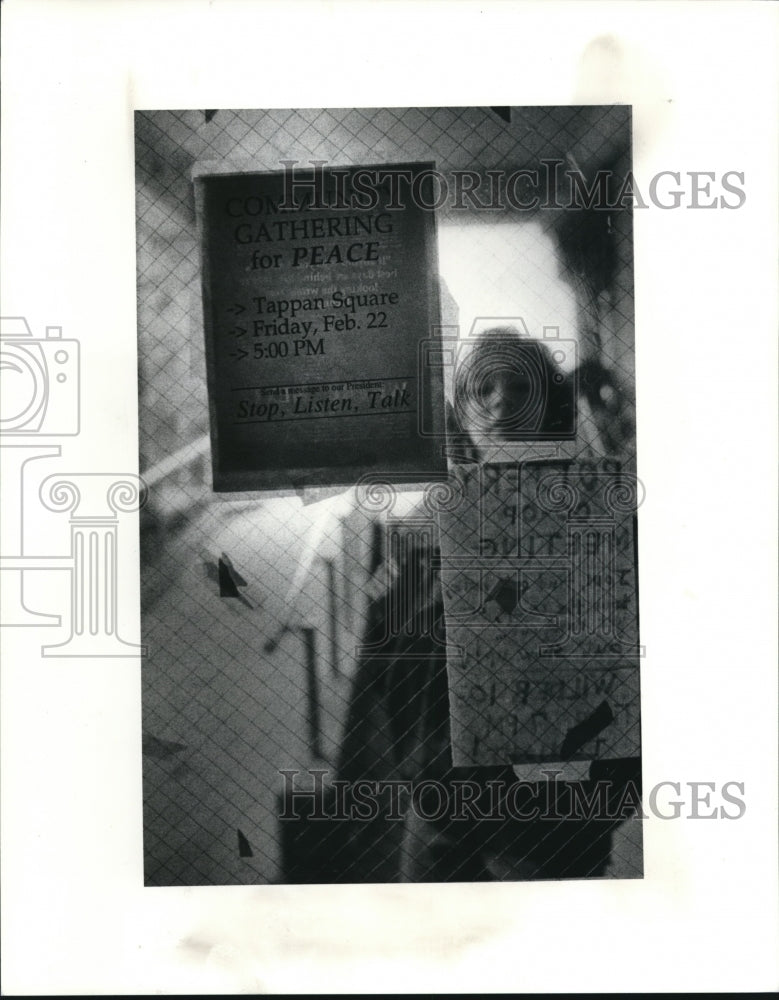 1991 Press Photo The Student Union has its Bulletin .- Historic Images