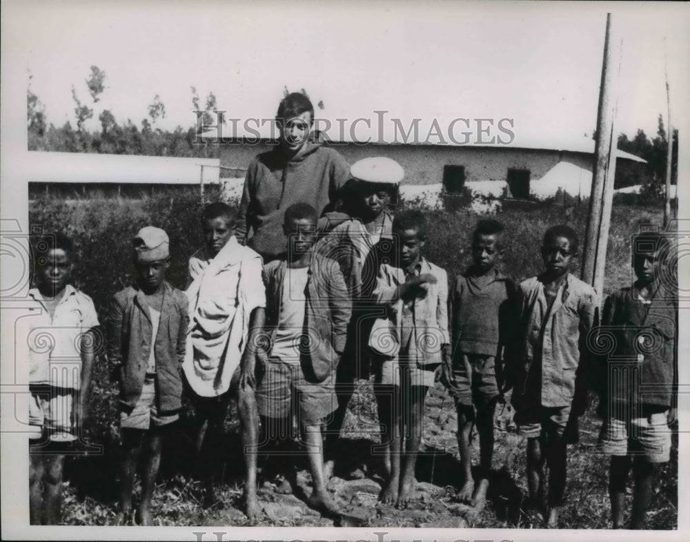 1963 Press Photo Richard Lipez, American Peace Corps English teacher in Ethiopia- Historic Images