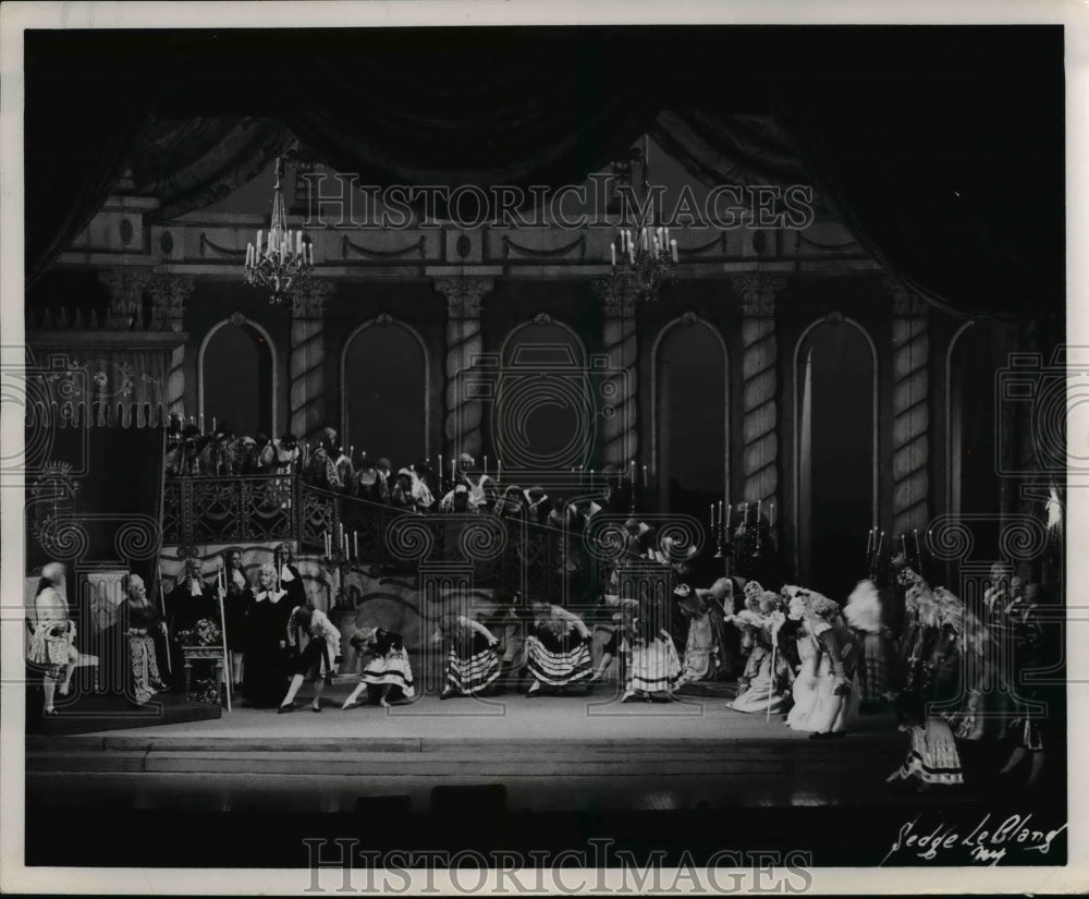 1961 Press Photo The Nozze di Figaro at the Metropolitan Opera - Historic Images