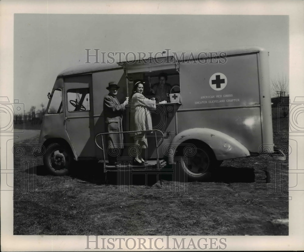 1953 Press Photo Red Cross- Historic Images