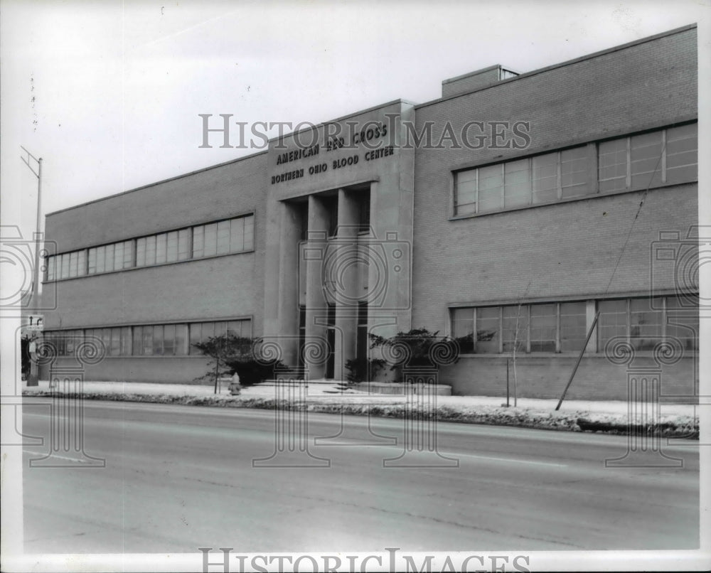 1975 Press Photo Red Cross- Historic Images