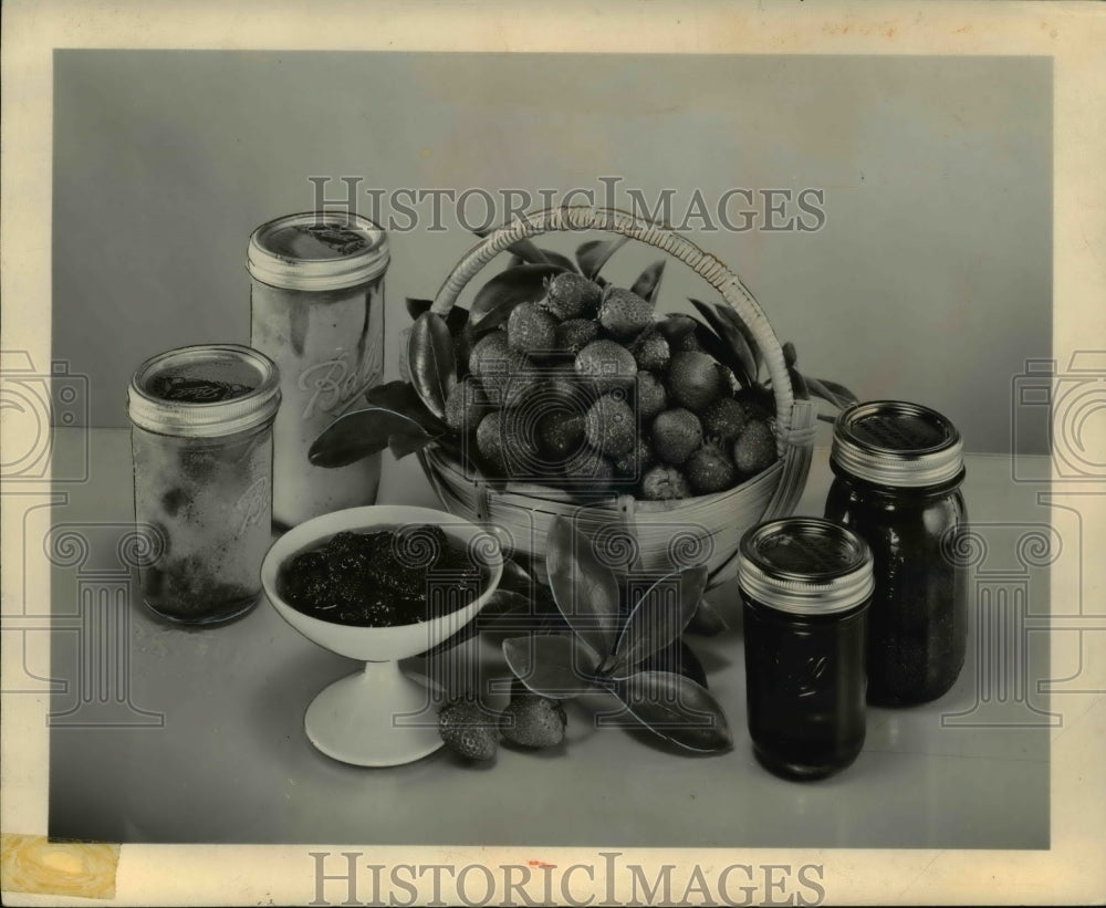 1964 Press Photo Strawberries- Historic Images