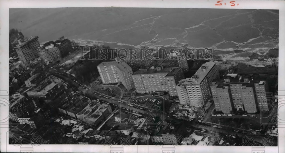 1961 Press Photo The aerial view of the Gold Coast Apartments- Historic Images