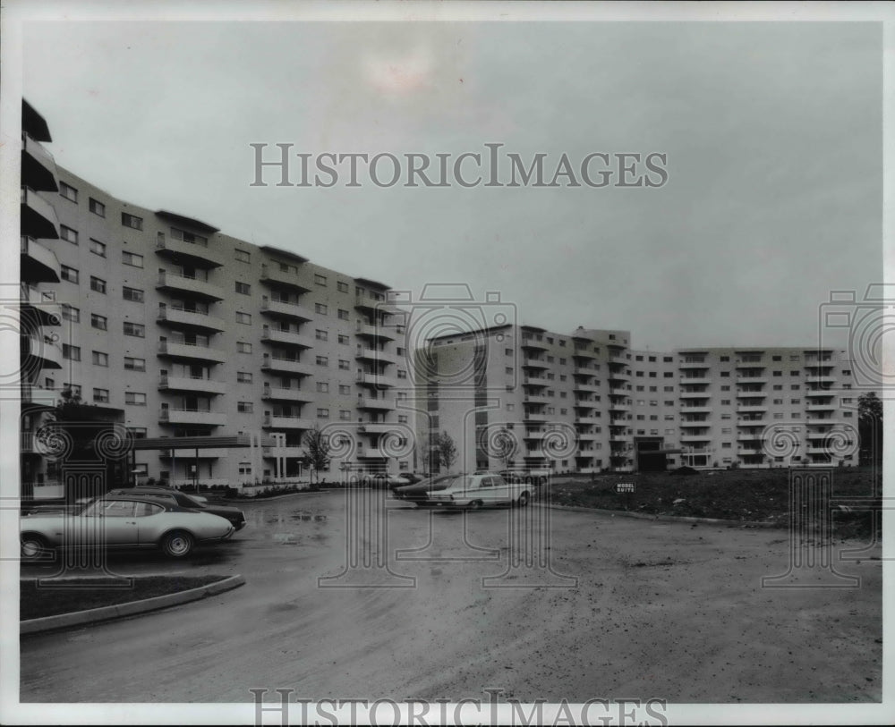 1970 Press Photo Mark IV Apartment- Historic Images