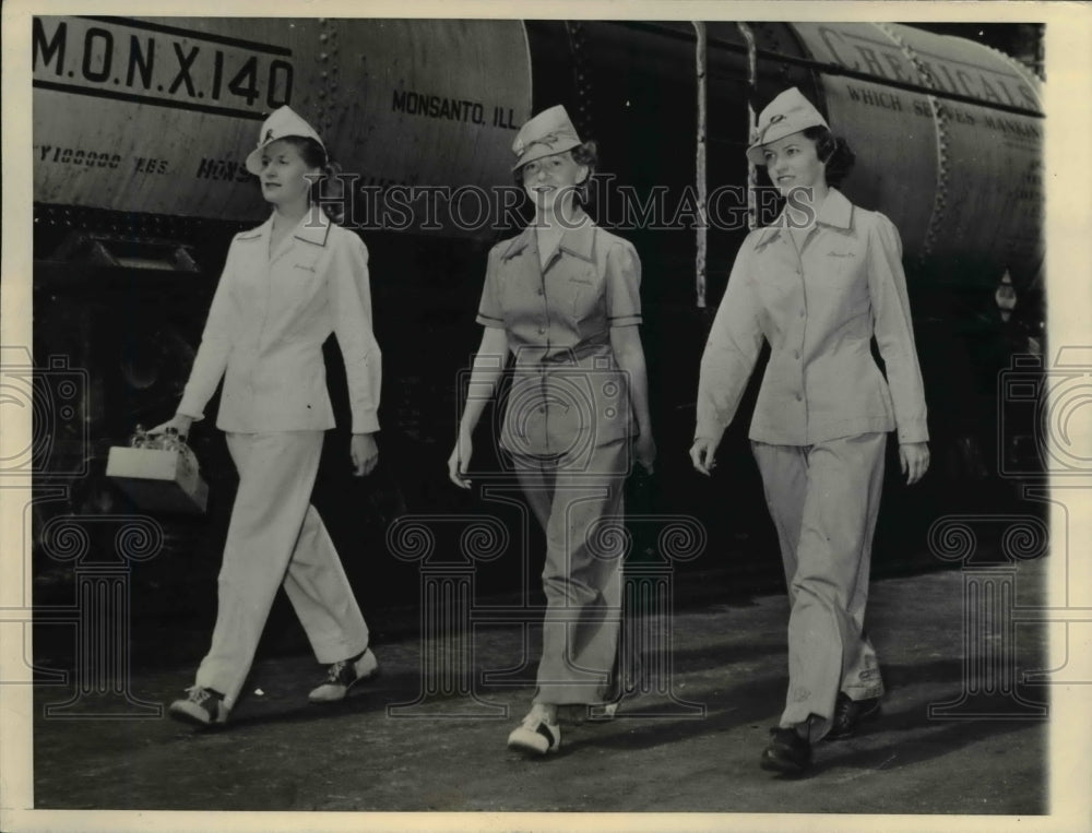 1942 Press Photo Dorothy Crynoweth, Katherine Mrazik and Doris Fischer - Historic Images