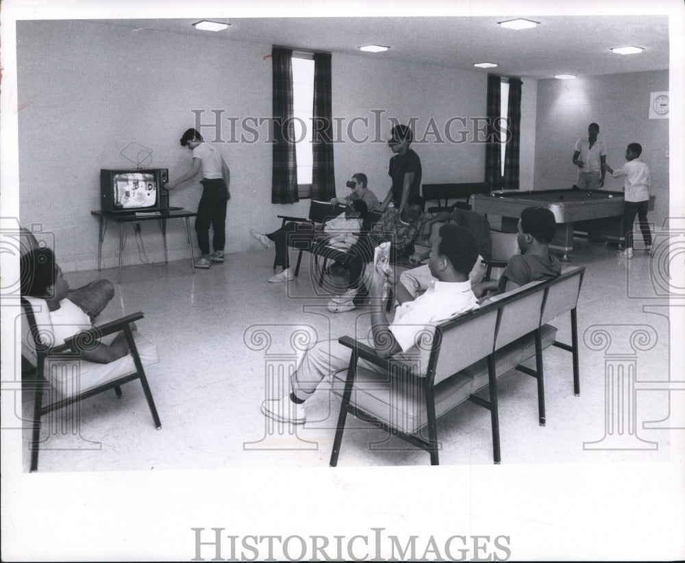 1969 Press Photo The Cuyahoga Hills Boy School&#39;s Recreation Room - cva72396- Historic Images