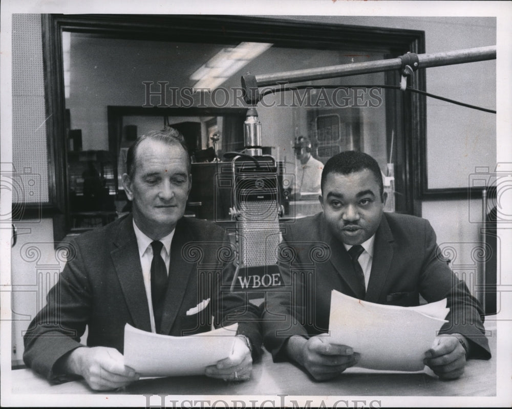 1968 Press Photo Eugene Dawson, Samuel L. Brooks of WBOE 30th anniversary- Historic Images