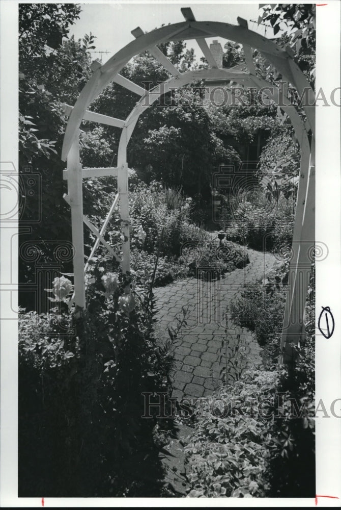 1991 Press Photo The Sands Garden on Tyndall Road in Shaker Heights- Historic Images