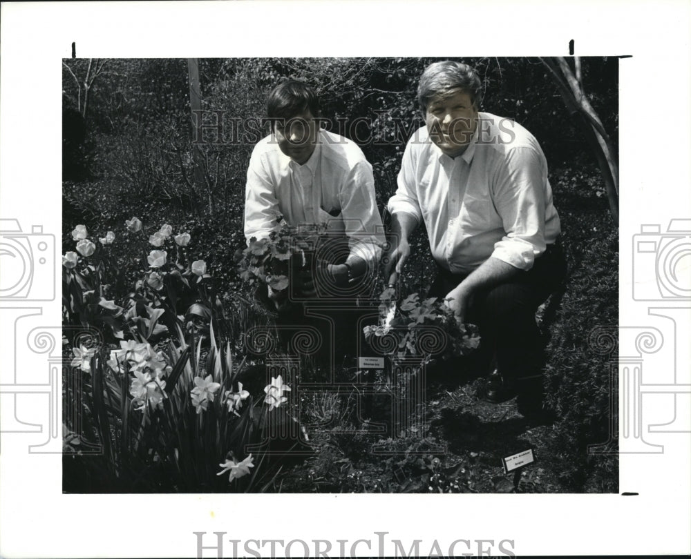 1990 Press Photo Co-chairpersons of the annual Flower Fanfare, John A. Hellman- Historic Images