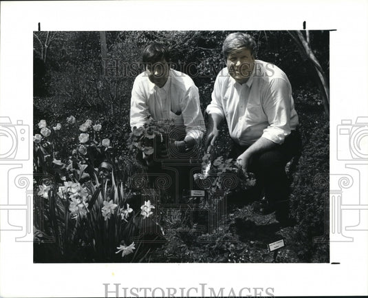 1990 Press Photo Co-chairpersons of the annual Flower Fanfare, John A. Hellman- Historic Images