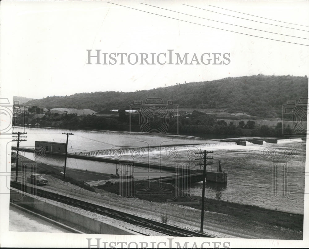 1957 Press Photo One of the old Ohio River locks will be replaced - Historic Images