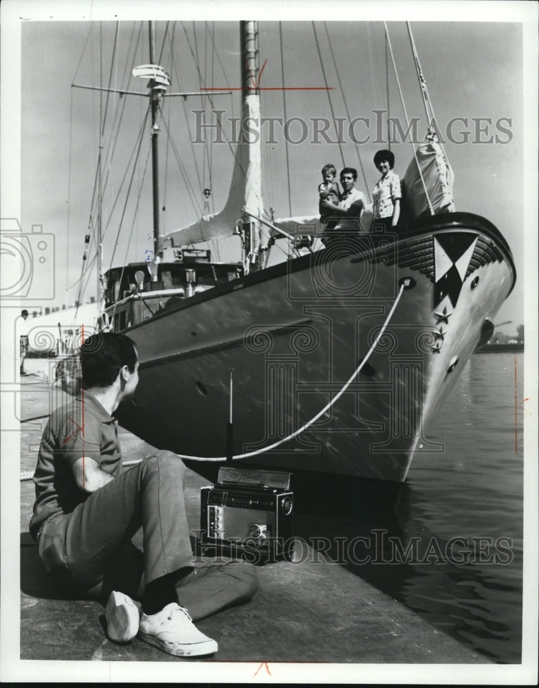 1969 Press Photo Zenithius Royal-7000, Radios - cva74430- Historic Images