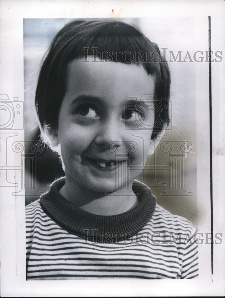 1967 Press Photo Shari Shafron Cleveland PD Promotion Spring Smile- Historic Images