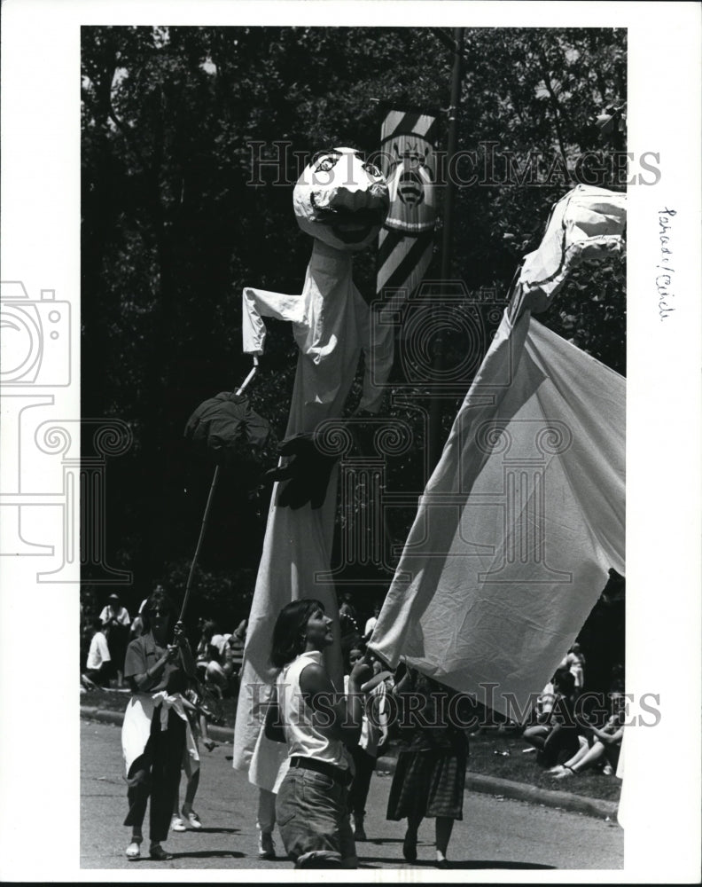 1991 Press Photo Parade The Circle Around Wade Oval- Historic Images