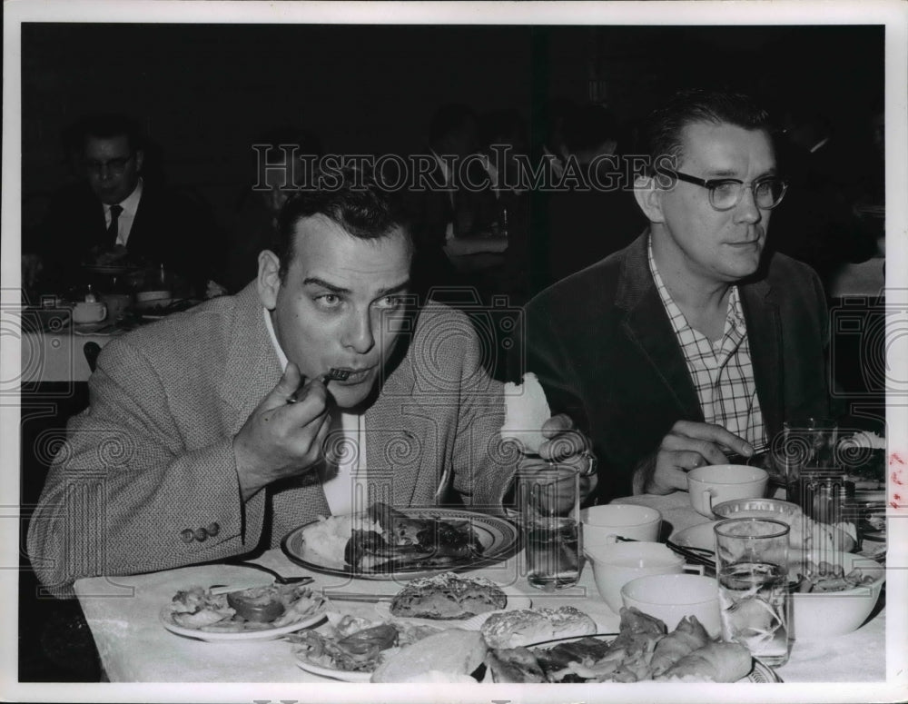 1965 Press Photo Lou Howath and Joe Vaurus- Historic Images