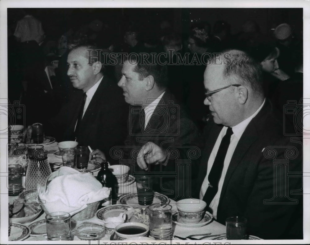 1966 Press Photo Cleveland Plain Pealer Emlpyees- Historic Images