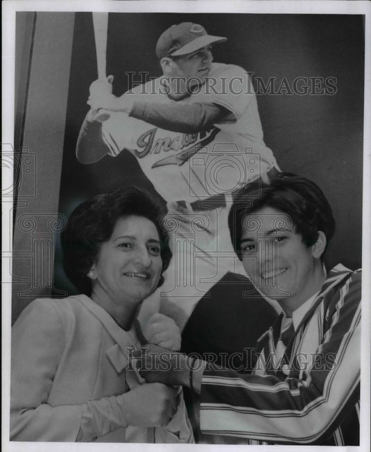 1969 Press Photo Mrs William Kobe & daughter Marianne, PD's Grandstand Manager - Historic Images