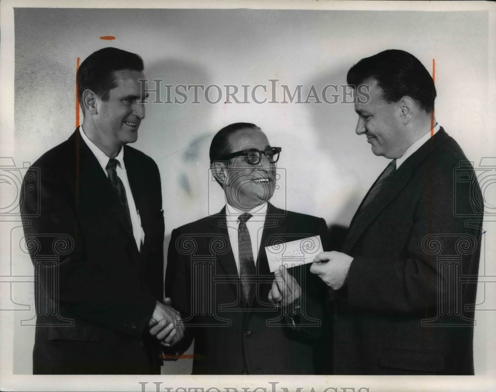 1967 Press Photo Press Club of Cleveland gets Aid - cva75650- Historic Images