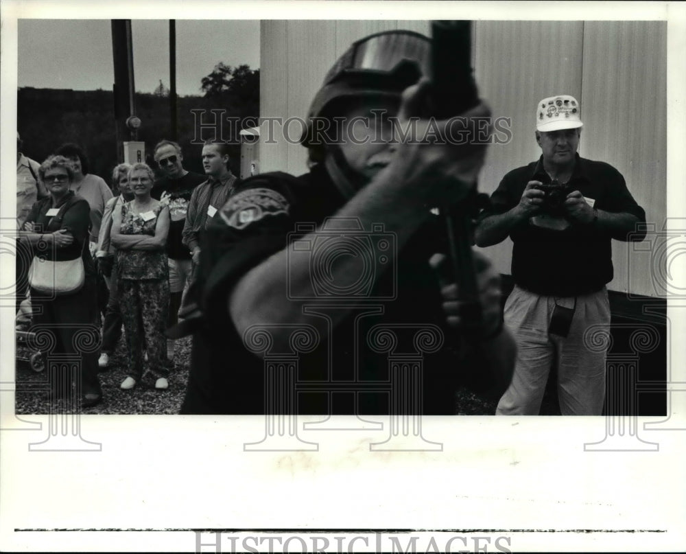 1991 Press Photo A member of the Cleveland SWAT Team  during the training- Historic Images