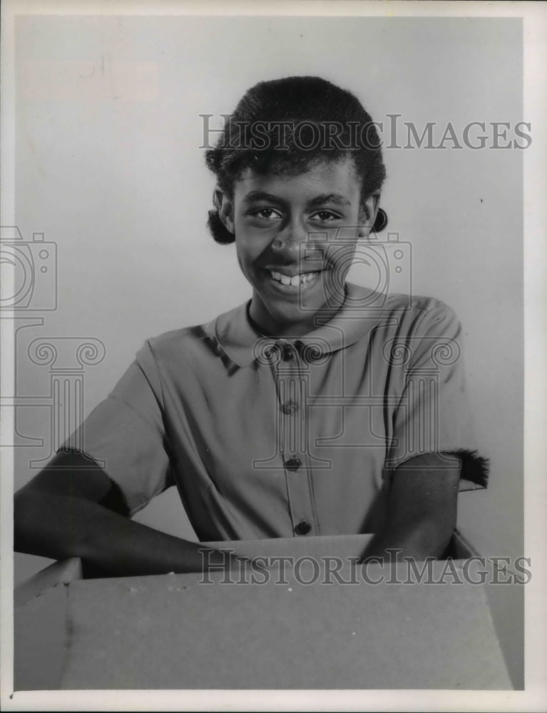 1954 Press Photo Rosalyn Hawthorne of the young hobby Club- Historic Images