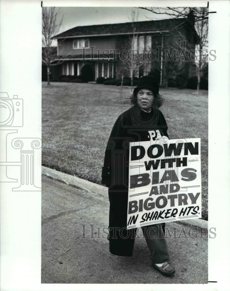 1989 Press Photo Ada Averyhart of 10 G-PAC protest against racism - Historic Images