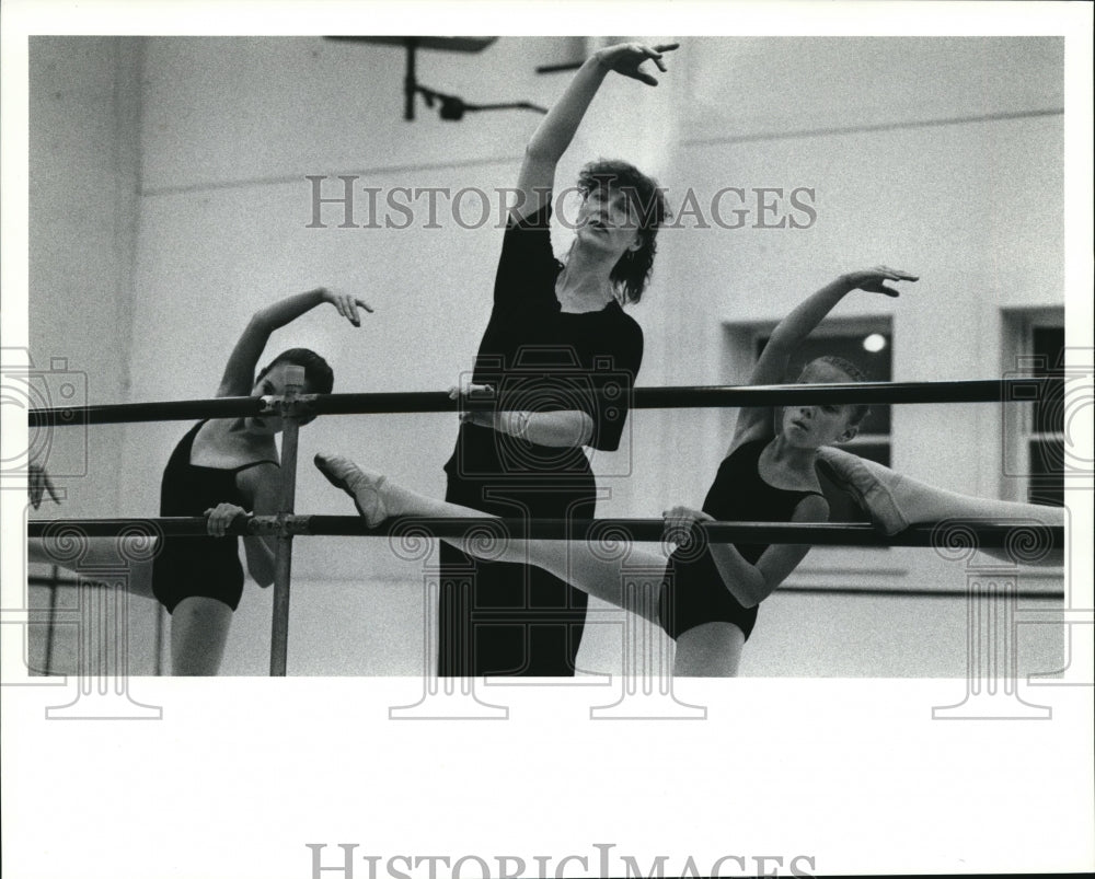 1990 Press Photo The School of Ballet with Clarissa Borieu- Historic Images