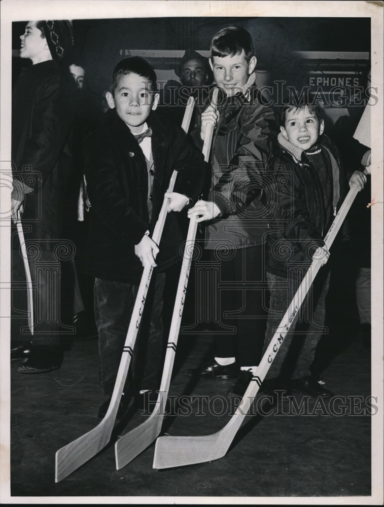 1966 Press Photo Dennis Dixon, Chuck Nahonek, Steve Micco, Pd&#39;s Stick Day- Historic Images