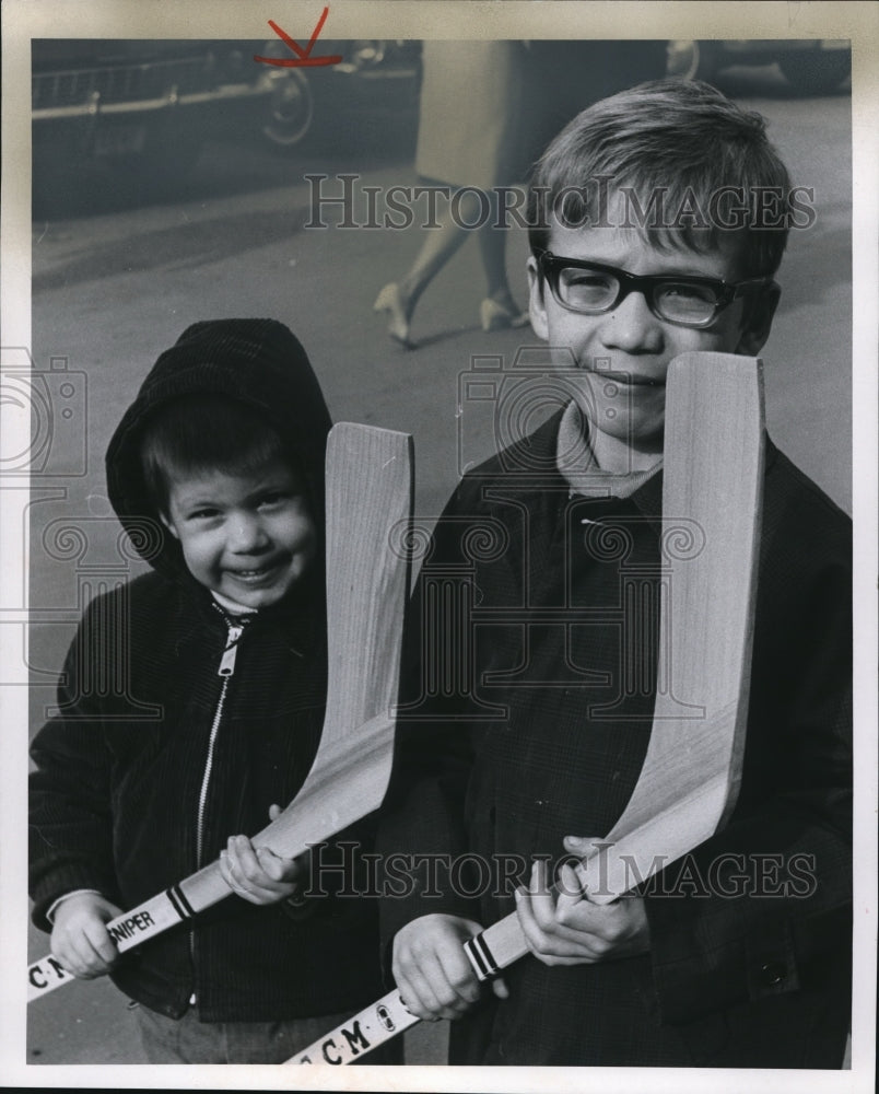 1969 Press Photo Michael Budzick and Jimmy Budzick - Historic Images