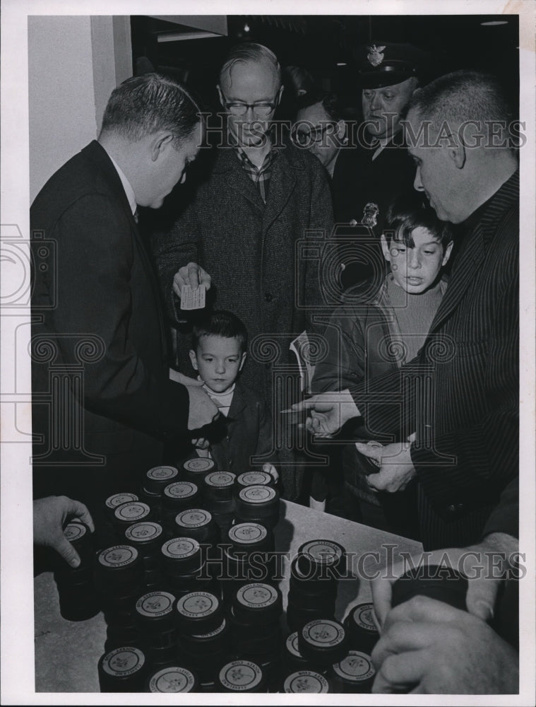 1968 Press Photo Barons Chairman of the Board Joseph Bright- Historic Images
