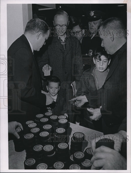 1968 Press Photo Barons Chairman of the Board Joseph Bright- Historic Images