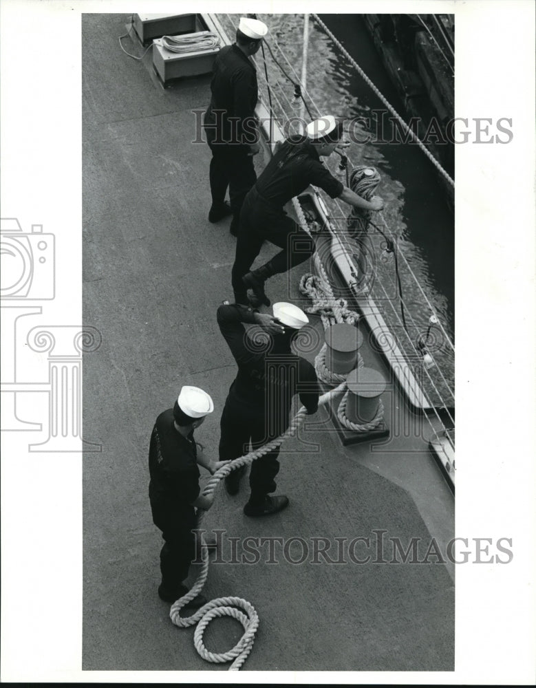 1990 Press Photo The United States navy fast frigate the USS Fahrion- Historic Images