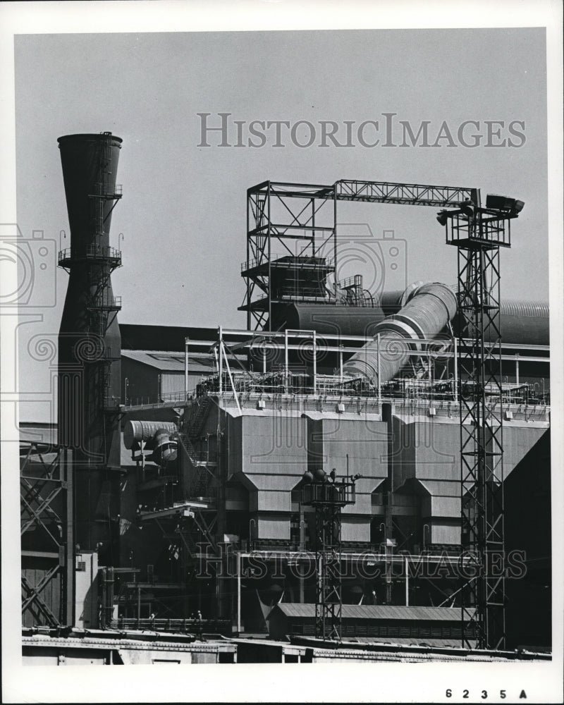 1966 Press Photo The complex equipment for cleaning the emissions - Historic Images