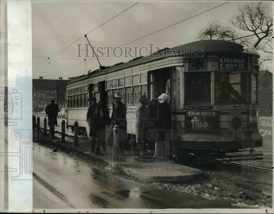 1948 Press Photo Street Car Safety Zone at E35th & Woodland Ave- Historic Images