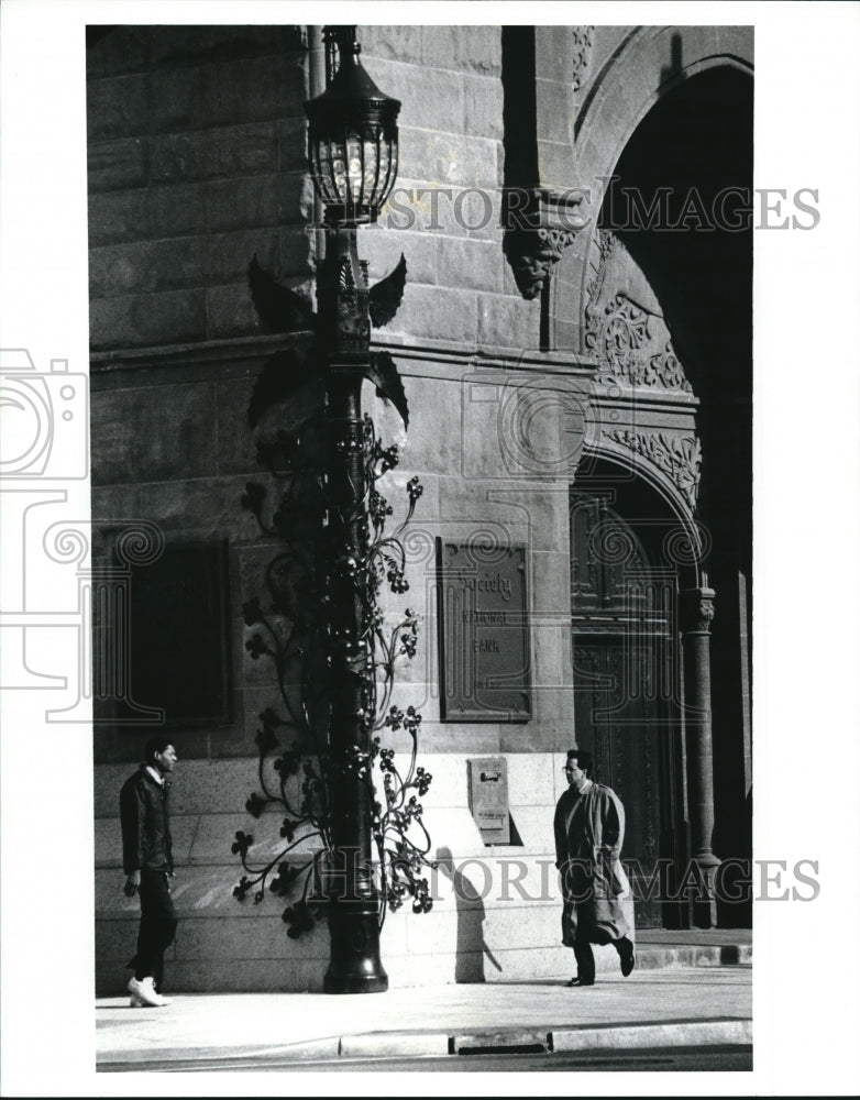 1991 Press Photo Wrought iron lamppost at the Society Bank Building - cva80886- Historic Images