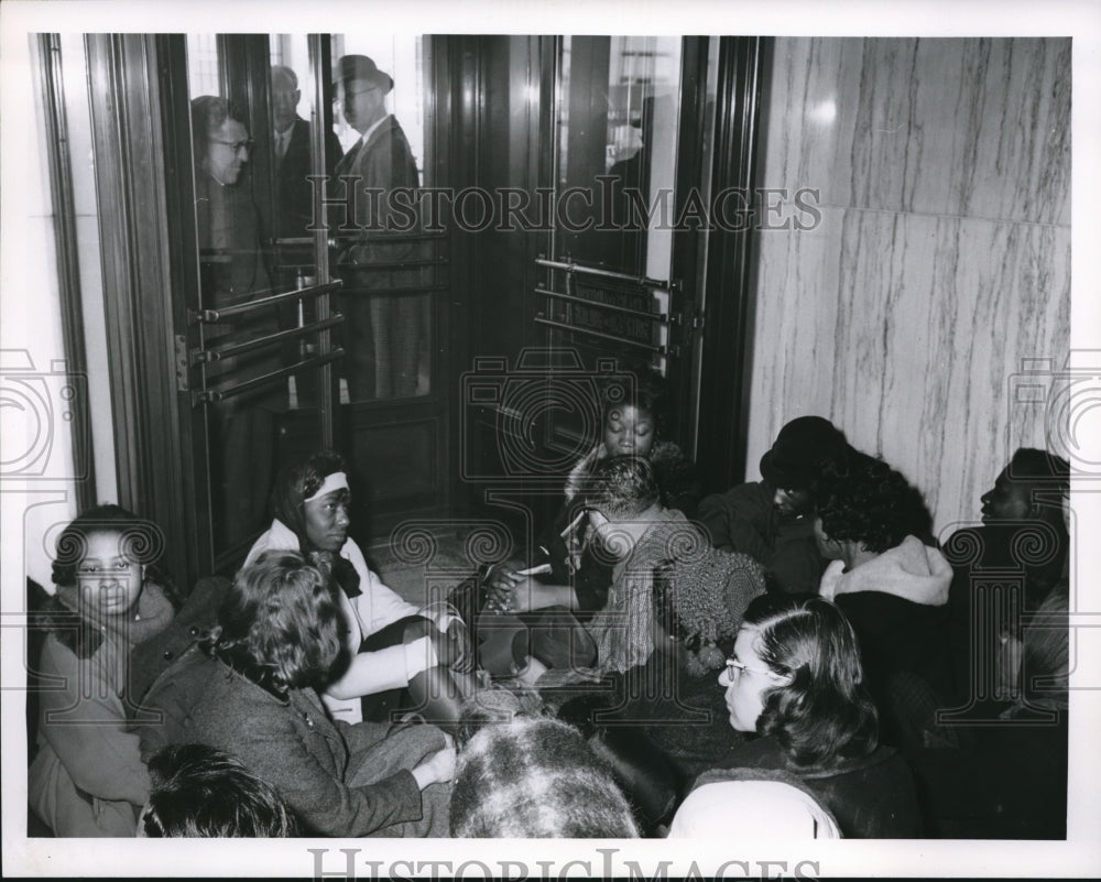 1964 Press Photo Picketers Sit in at the Board Education blocks the Bldg. - Historic Images