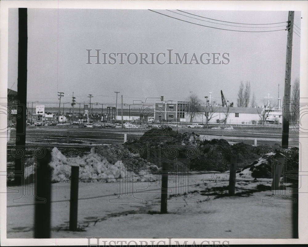 1964 Press Photo The parking lot during the winter- Historic Images