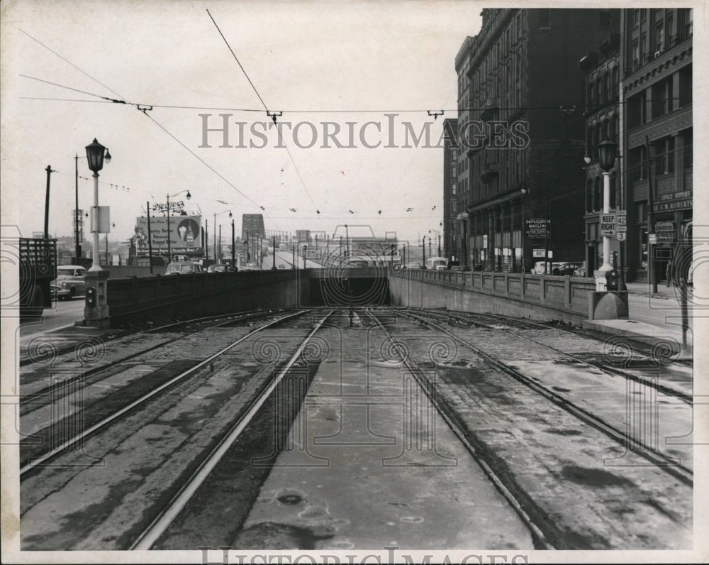 1953 Press Photo Entrance to subway under High Level bridge- Historic Images