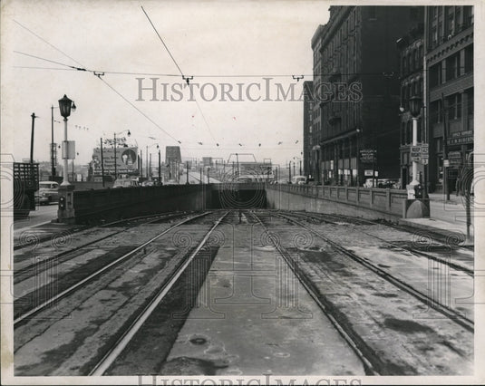 1953 Press Photo Entrance to subway under High Level bridge- Historic Images