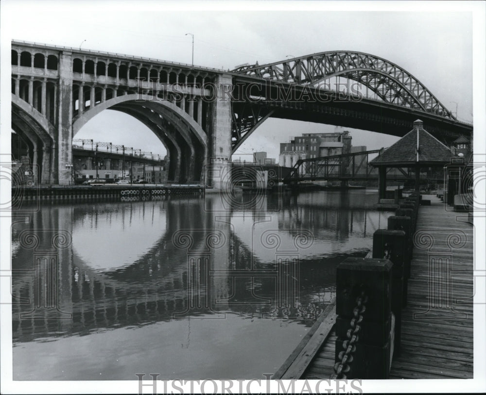 1996 Press Photo The Veteran&#39;s Memorial Bridge- Historic Images