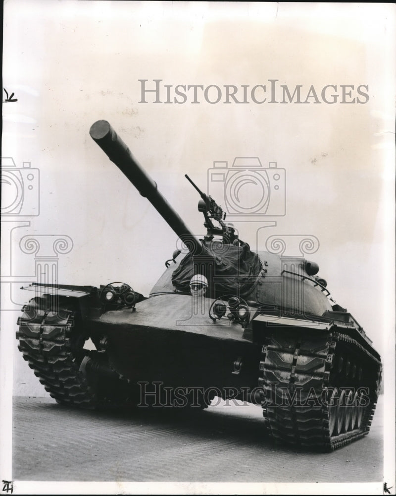 1952 Press Photo Combat vehicle unveiled at Chrysler Delaware Tank Plant- Historic Images