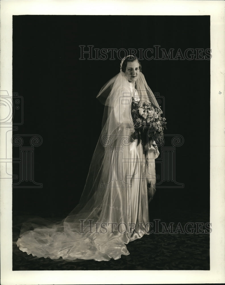 1937 Press Photo Mrs. Victor E. Paul wedding &amp; reception at the Holland Hotel- Historic Images