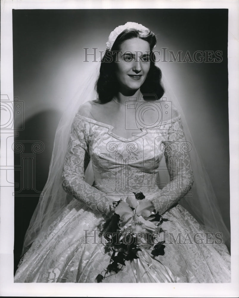 1962 Press Photo Mrs. Edward J. Blake, 3635 Bosworth Rd- Historic Images