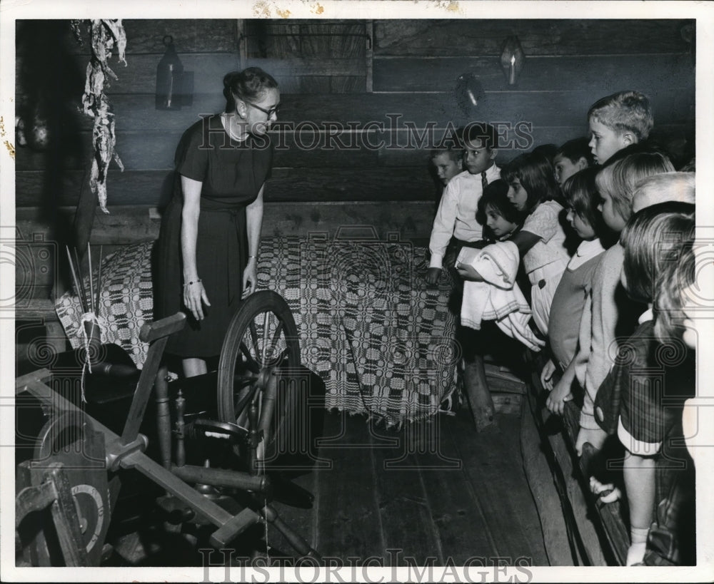 1965 Press Photo The pioneer cabin of the Western Reserve Historical Museum- Historic Images